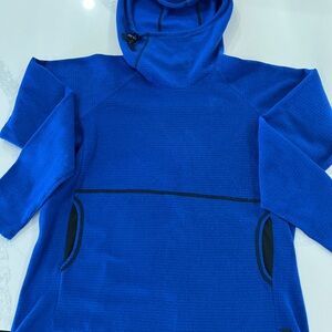 Women’s XL - worn maybe 2-3 times, outgrew quickly- Great condition-royal blue